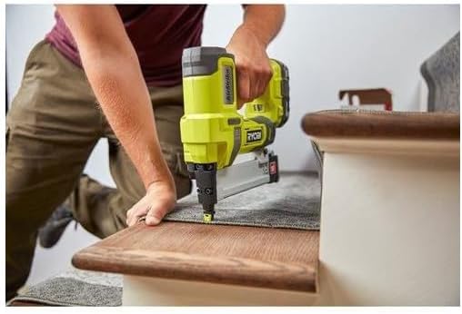 RYOBI 18 V ONE+ Akku-Tacker R18GS18-0 (100 Klammern Magazinkapazität, Klammerstärke/ länge 5,5-6,1 m
