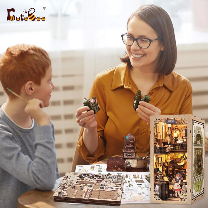 CUTEBEE DIY Book Nook Kit,Puppenhaus Miniatur Haus mit Möbeln and Staubschutz, Booknook Miniature Ho