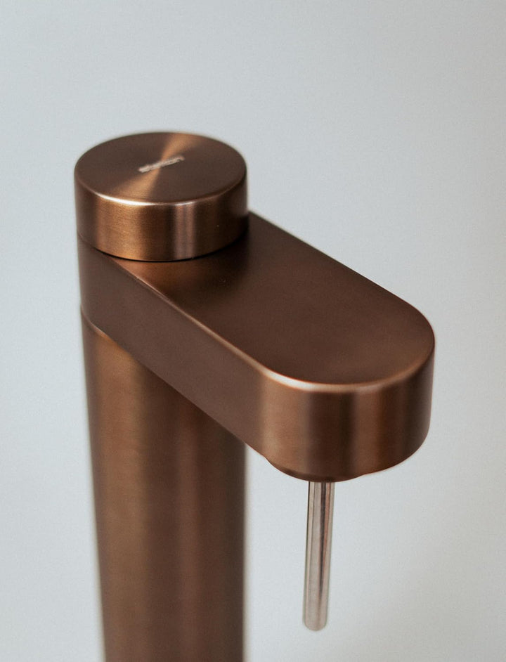Stelton Brus Wassersprudler mit flasche, Premium Carbonator für Wasser mit CO2 - Einstellbare Sprude