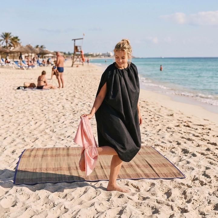 CoolChange Umkleide Poncho | Mantel zum Umziehen | Strandumkleidung Umhang | mit Öffnungen für die A