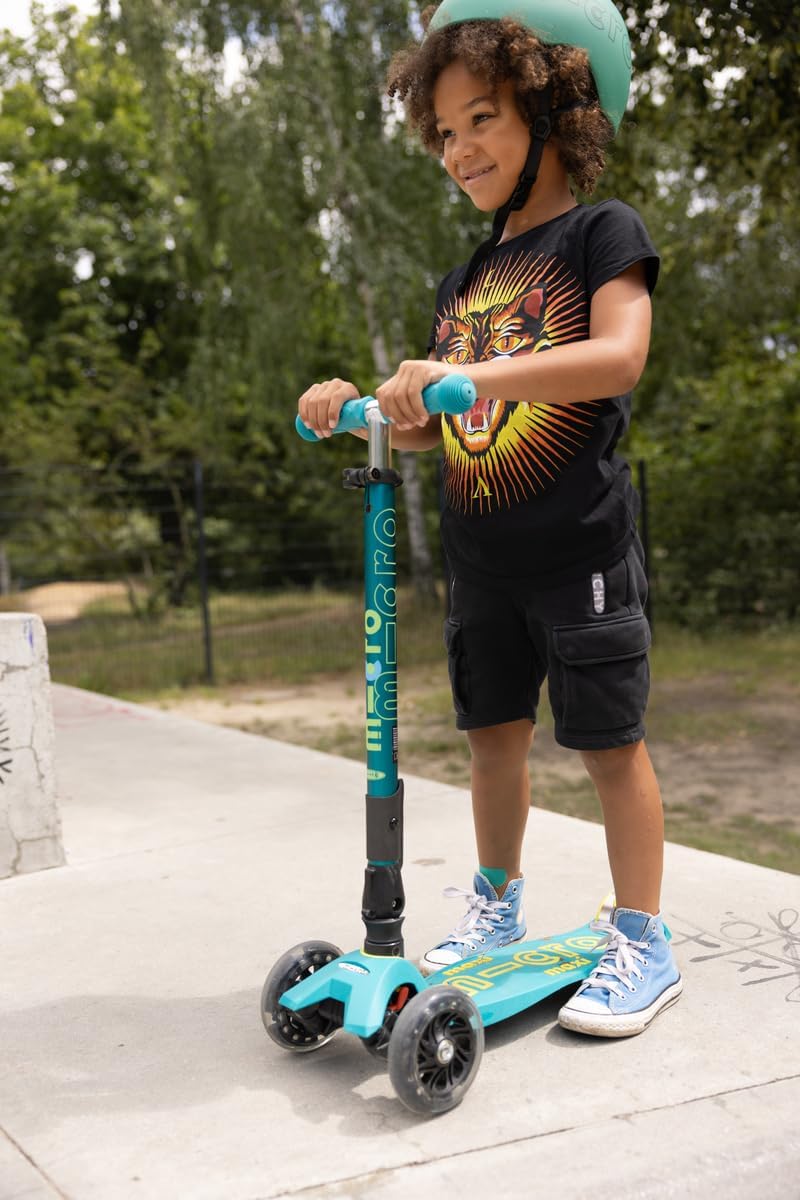 Micro Kickboard – Maxi-Deluxe, faltbarer LED-Scooter mit drei Rädern, Lean-to-Steer, zusammenklappba