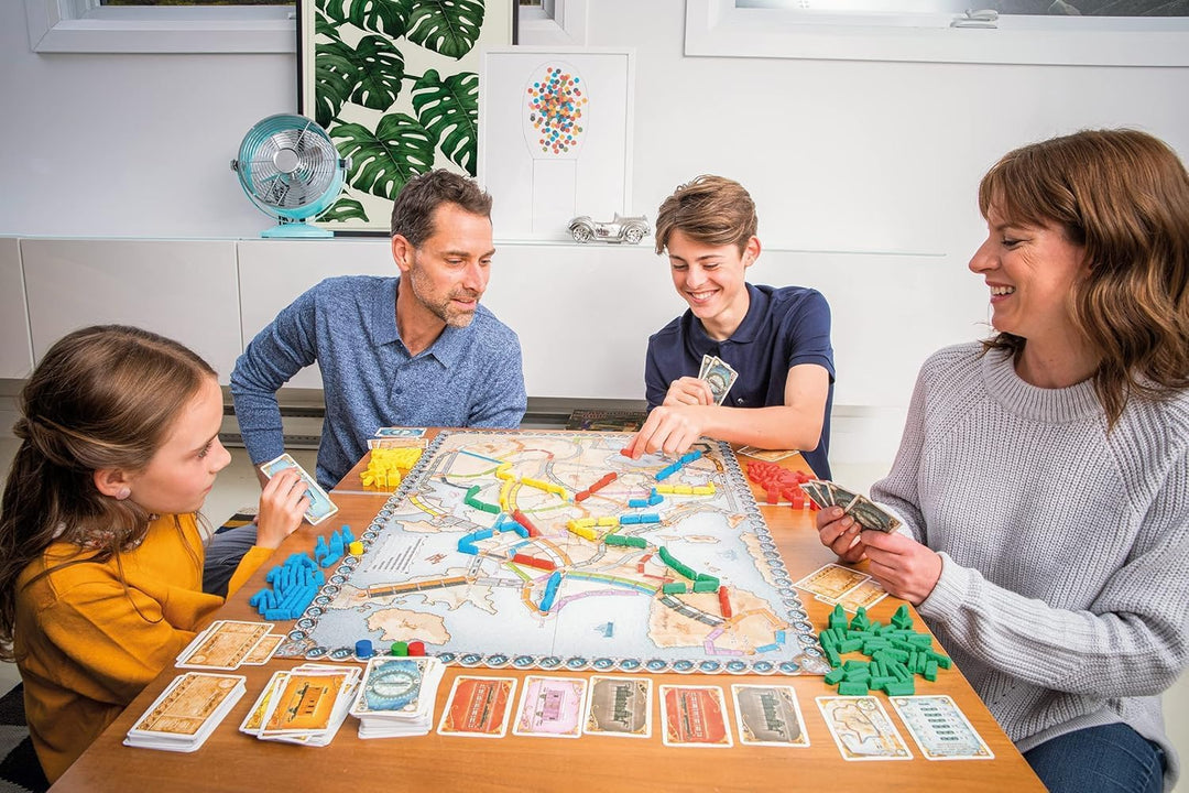 Days of Wonder | UNBOX NOW | Zug um Zug – Europa | Grundspiel | Familienspiel | Brettspiel | 2-5 Spi