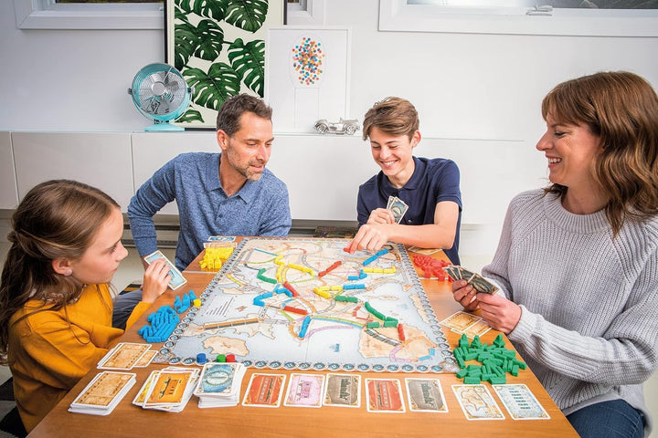 Days of Wonder | UNBOX NOW | Zug um Zug – Europa | Grundspiel | Familienspiel | Brettspiel | 2-5 Spi