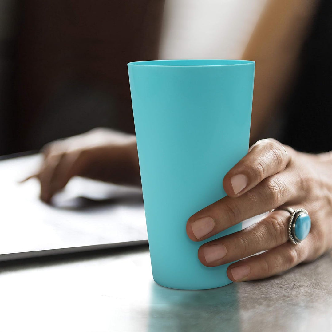 BELLE VOUS 12er Pack Bunte Plastikbecher - 600 ml Wiederverwendbare Trinkbecher in 4 Farben - Stabil