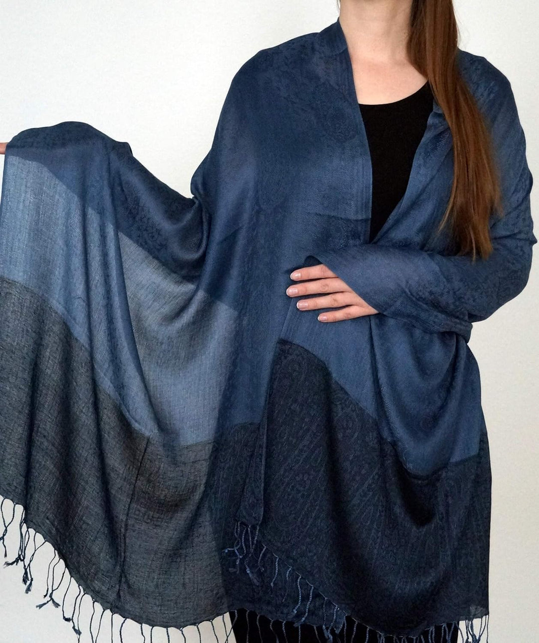 Ruwado Handgewebter Kaschmir Schal in Dunkelgrau Farbe für Klassische Damen mit klassischen Outfits