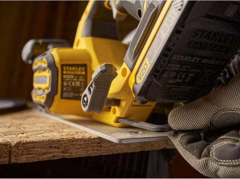 Stanley FatMax V20 Akku-Handkreissäge SFMCS550B (18V, bürstenlos, werkzeuglose Schnitttiefen- und Wi