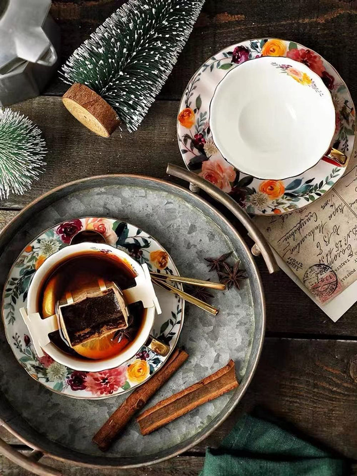 Porzellan Teetasse mit Untertassen und Löffel, 2 Satz von 8 oz Floral Kaffeetasse mit Goldrand Halte