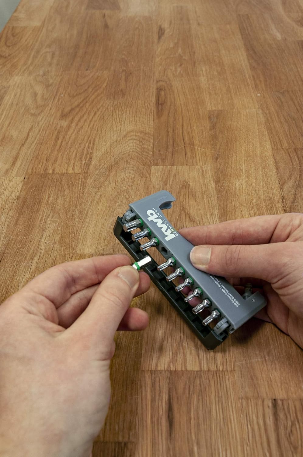 kwb Bit-Box im Taschen-Format, Torx T-10, 15, 20, 25, 30, 40 + Tamper-Torx TT-20 u. 25 inkl. Bit-Hal