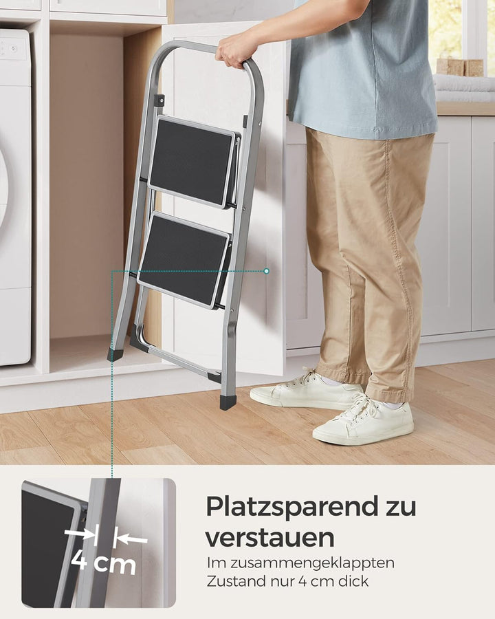 SONGMICS Trittleiter, Leiter mit 2 Stufen, Klapptritt, Klappsicherung, einfach zu verstauen, bis 150