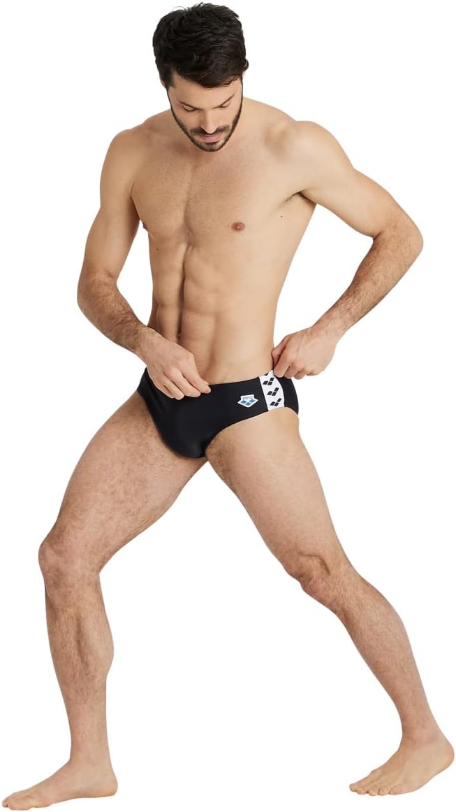 ARENA Herren Men's Icons Swim Briefs Solid Badehosen Slip (1er Pack) 44 Schwarz, 44 Schwarz