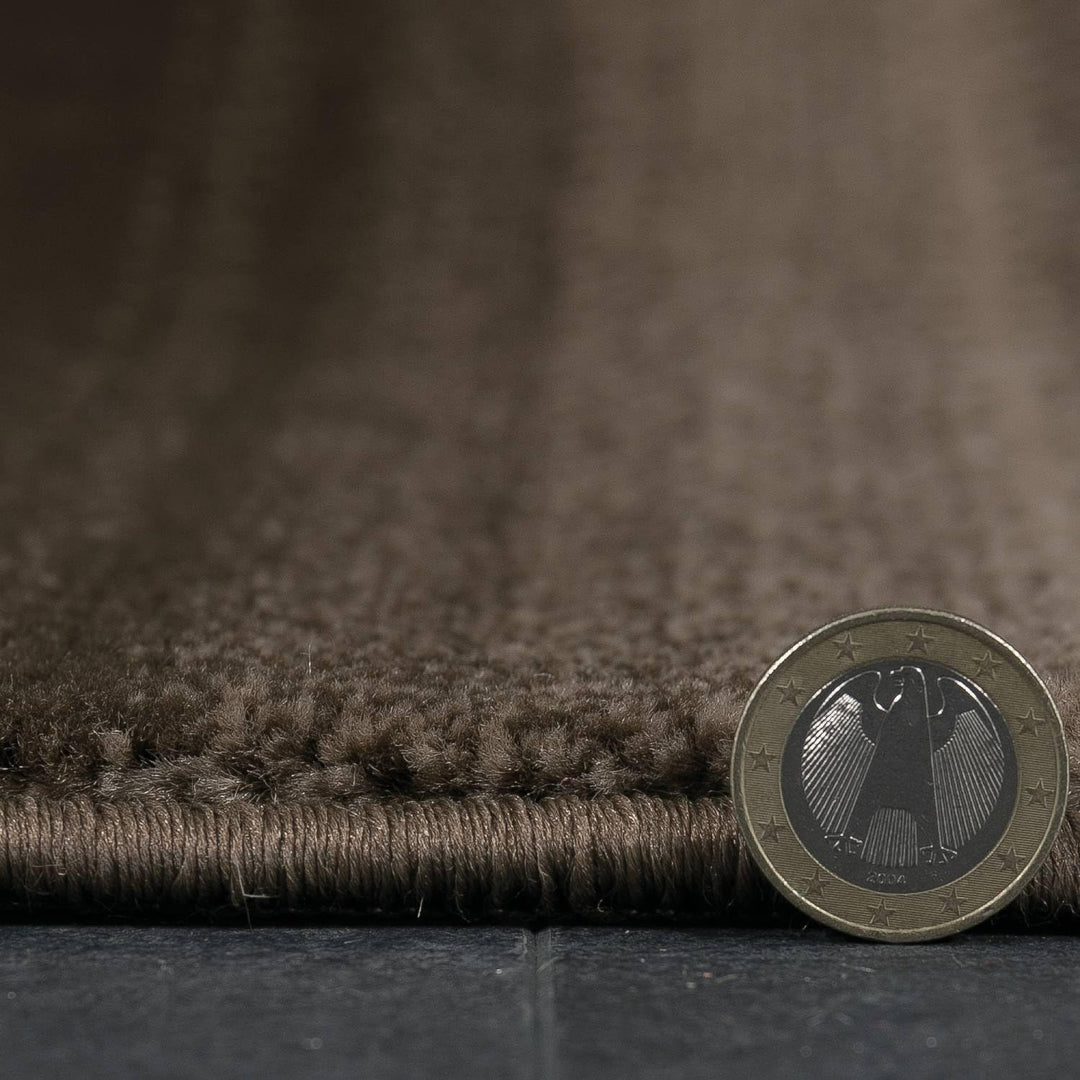 VIMODA Designer Teppich Wohnzimmer Braun Beige Kacheloptik mit Farbverlauf und Konturenschnitt, Mass