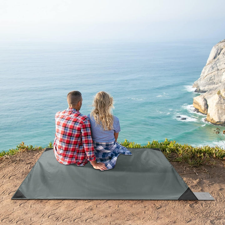 Odoland Picknickdecke 110 x 160 cm Stranddecke Sandabweisende Tragbare Camingmatte Ultraleicht Kompa