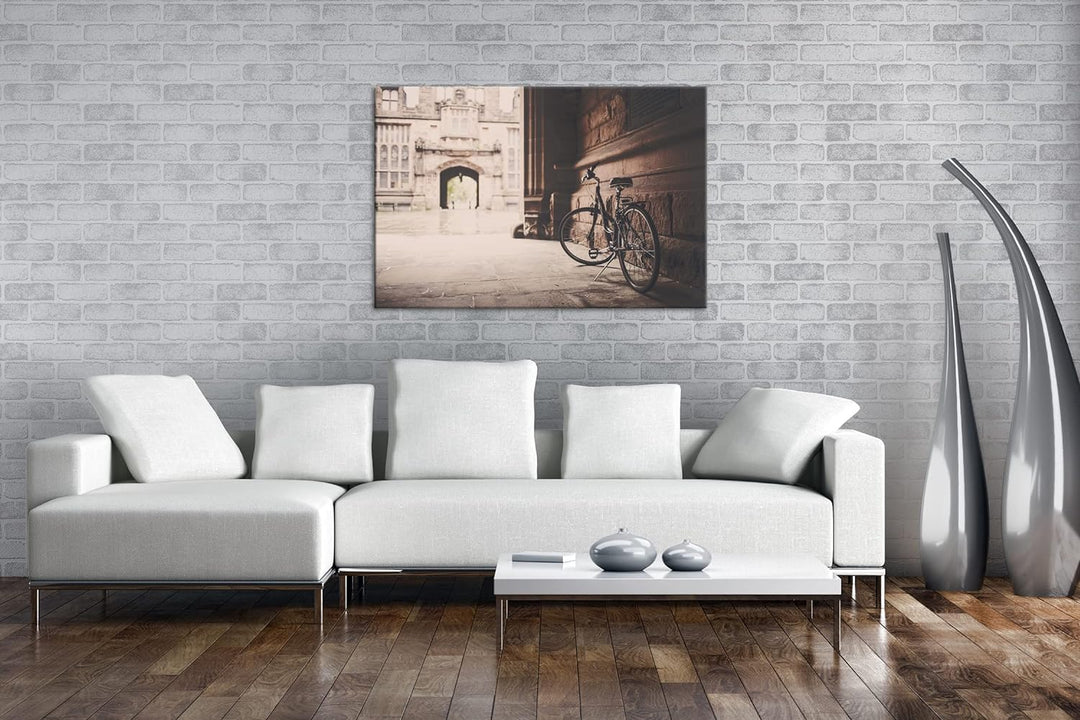 deyoli Fahrrad in einem alten Stadtviertel im Format: 80x60 als Leinwandbild, Motiv fertig gerahmt a