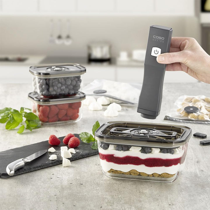 CASO Vacu OneTouch Eco-Set, Handvakuumierer inkl. 3 Vakuumbehälter aus Glas, 10 ZIP-Beutel und Food