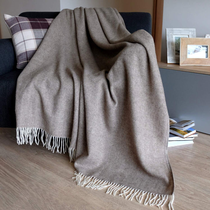 Linen & Cotton Klassische Decke Wolldecke Merino Wolle Wohndecke Kuscheldecke STONEWOLD mit Fischgrä