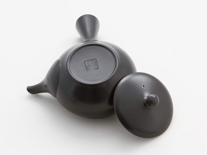 Original japanische Teekanne, Kyusu, mit 5 Becher: Kuro Hiramaru. Integriertes Tee-Sieb aus Edelstah