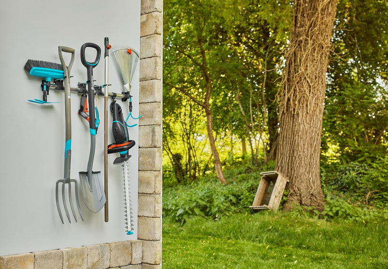 Gardena Gerätehalter Plus: Wandhalterung für Haus- und Gartengeräte, 78 cm Breite, 60 kg Maximalgewi