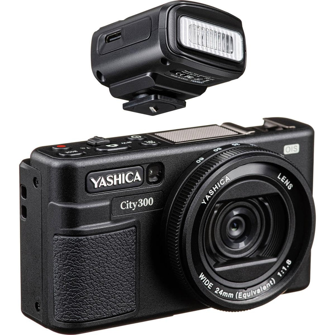 YASHICA City 300 Digitalkamera (schwarz) mit QuickFlash-Kamera-Taschenlampe