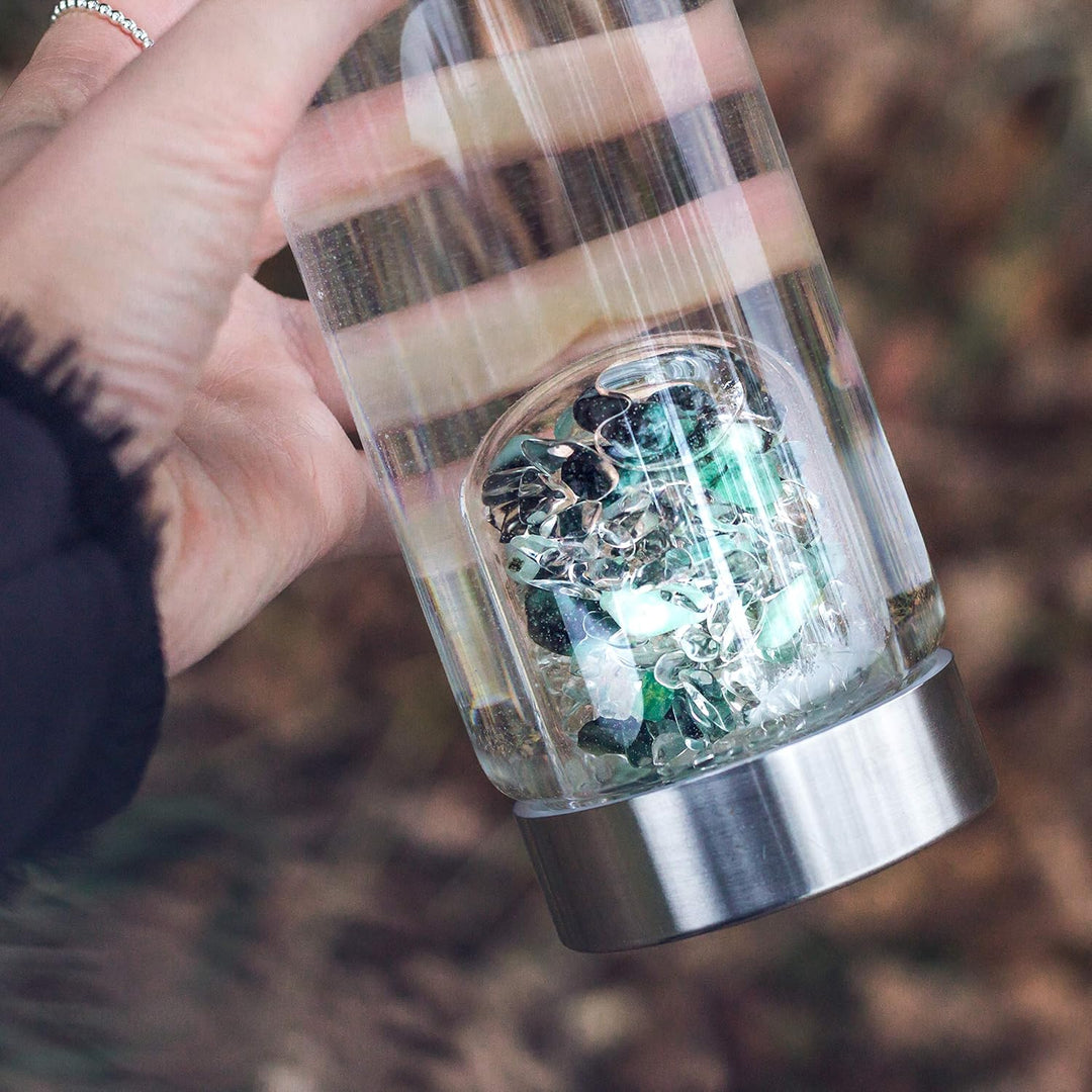 VitaJuwel ViA VITALITY - Wasserflasche mit Smaragd & Bergkristall für Regeneration und Erneuerung
