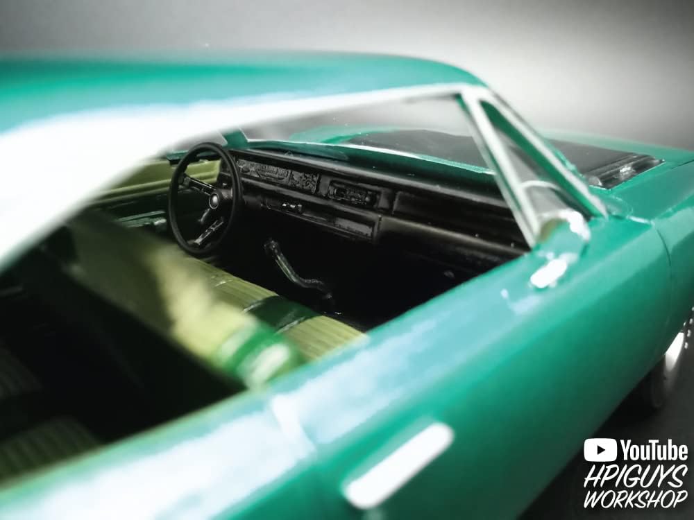 AMT 1968 Plymouth Road Runner Massstab 1:25 Modellbausatz