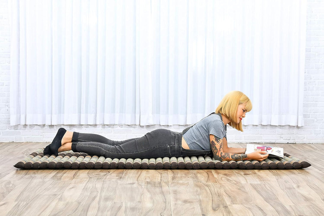 Leewadee Rollbare Thaimatte 190 x 70 cm - Kapok Bodenmatte zum Schlafen, Massieren & Meditieren Futo