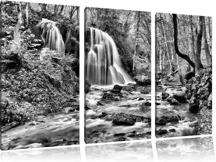Pixxprint Monocrome, Atemberaubender Wasserfall im Wald 3-Teiler Leinwandbild 120x80 Bild auf Leinwa