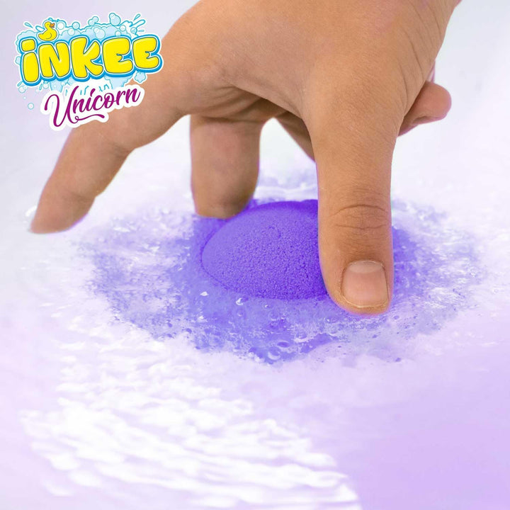 INKEE Geschenkbox Unicorn | Box mit 6 Badebomben für Kinder mit Überraschung, 6 Badekugeln mit Einho