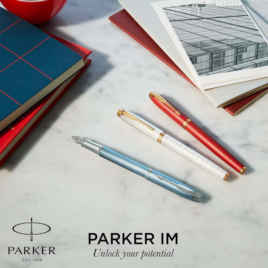 Parker IM Füller | Blaugraue Premium-Lackierung mit Chromverzierung | Füllfederhalter mit feiner Fed