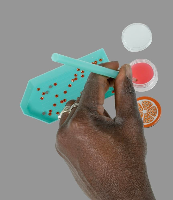 Weihnachtszauber - Der Diamond-Painting-Adventskalender. Mit Material und Werkzeug für 24 Baumanhäng