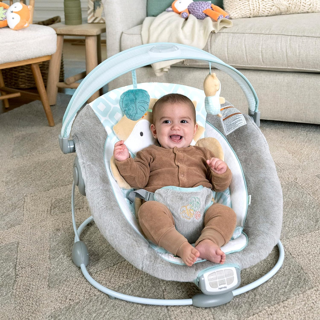 Ingenuity - InLighten Babywippe mit Lichtern, Kitt Bunny, Spielzeugleiste, Vibrationen, Geräuschen,