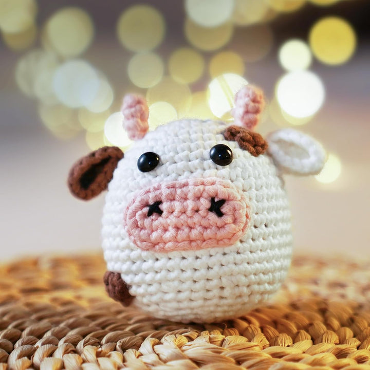 CrochetBox Komplettes Häkelset für Anfänger, Weisser Bulle Häkelset, Video-Tutorial einbeziehen, Anl
