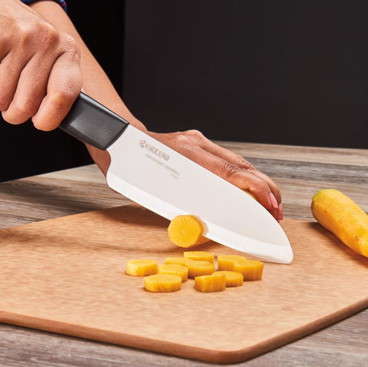 Kyocera Santoku Messer aus bruchfesterer, korrosionsfreier Zirkonia-Hochleistungskeramik (Z206). Ext