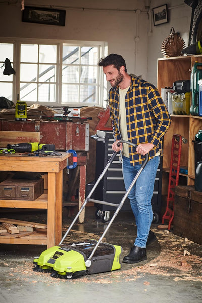 RYOBI 18 V ONE+ Akku-Kehrmaschine R18SW3-0 (Kehrbreite 53 cm, Kickschalter, Auffangbehälter 17 l, oh