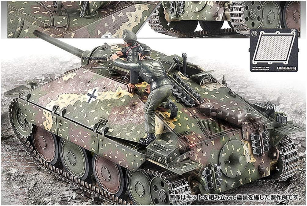 1:35 Jagdpanzer 38t Hetzer Academy 13230
