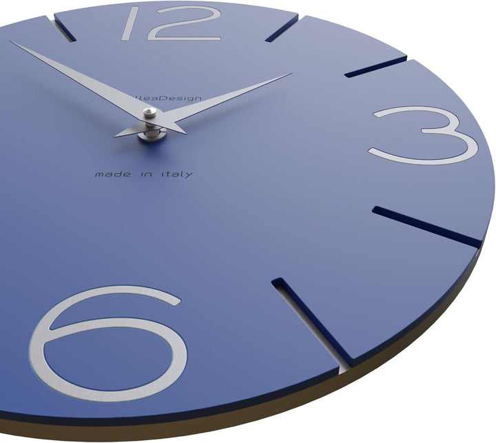 CALLEADESIGN Wanduhr Smile Elektrisches Blau und Aluminium Rund 30 cm Schlichtes und modernes Design