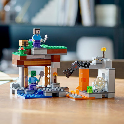 LEGO Minecraft Die verlassene Mine Bauset, Zombiehöhle mit Figuren: Schleim, Steve und Spinne 21166