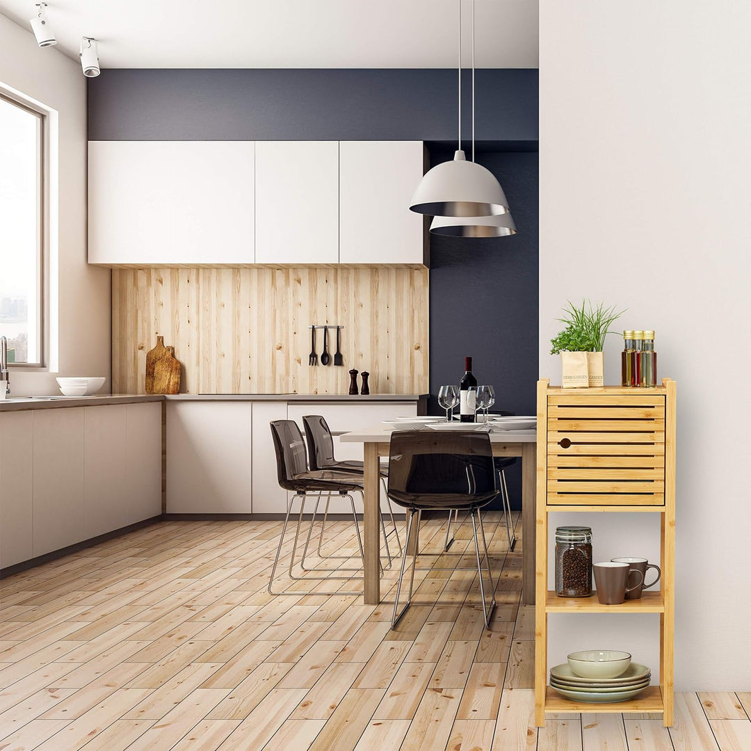 Relaxdays Badregal aus Bambus, 3 Ablagen & 1 Fach mit Tür, Bad & Küche, schmales Badmöbel, HBT: 87,5