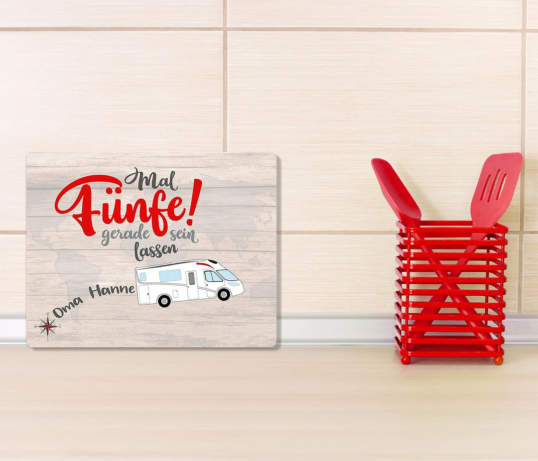 Personalisiertes Vesperbrett für Camper. Camping Frühstücksbrett mit Wohnmobil und Spruch.