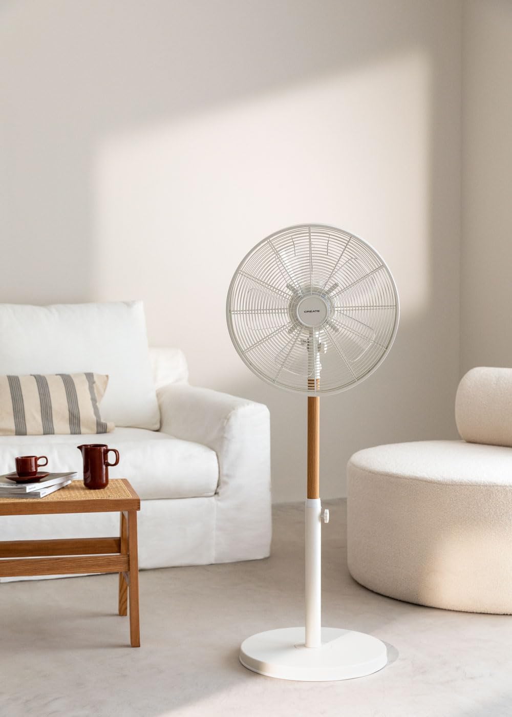 CREATE / AIR STAND WOOD/Standventilator Weiss und Naturholz mit Oszillation 75º / 50W, Ø36cm, 3 Gesc
