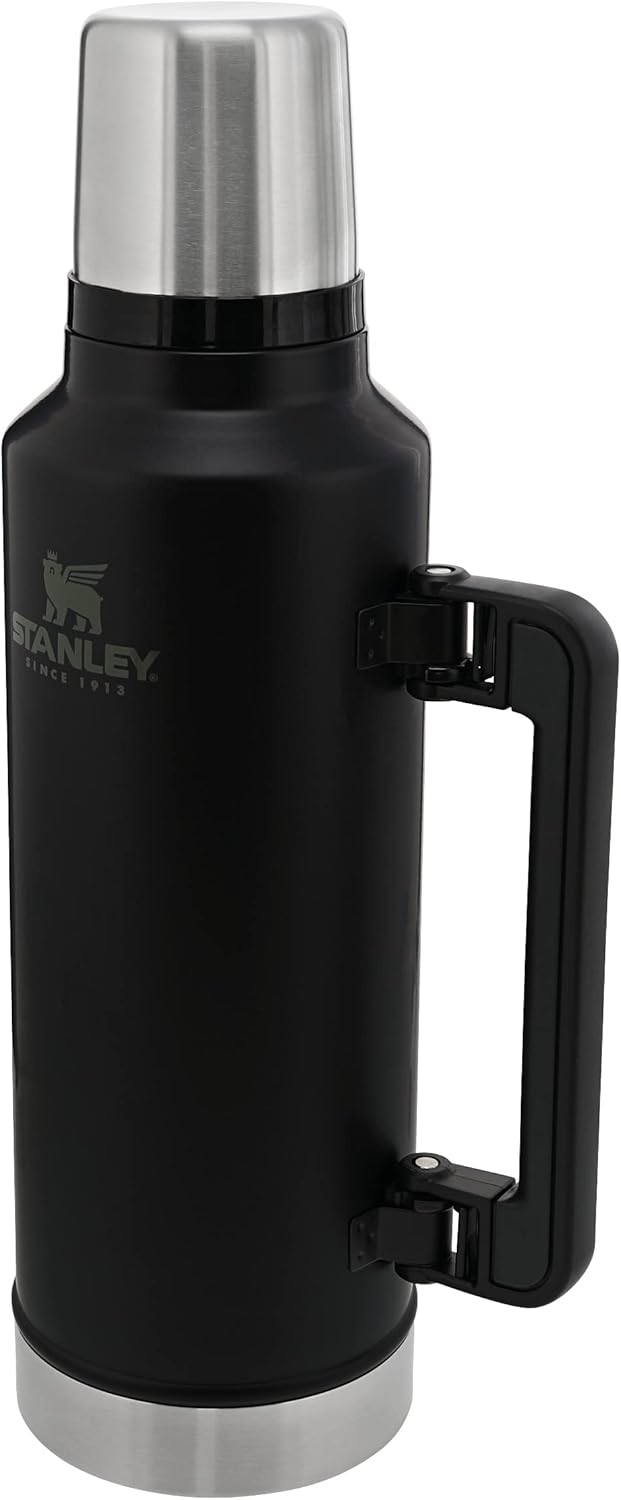 Stanley Classic Legendary Thermosflasche Edelstahl 1.9L - Thermos Hält 45 Stunden Heiss oder Kalt -