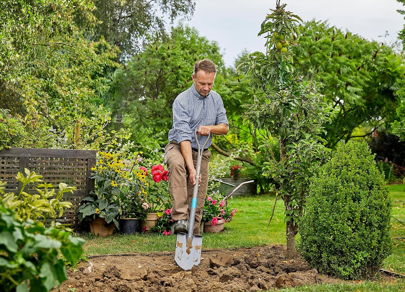 Gardena NatureLine Spitz-Spaten: Gartenspaten mit Beschichtung zum Umgraben und Ausheben, Stiel aus