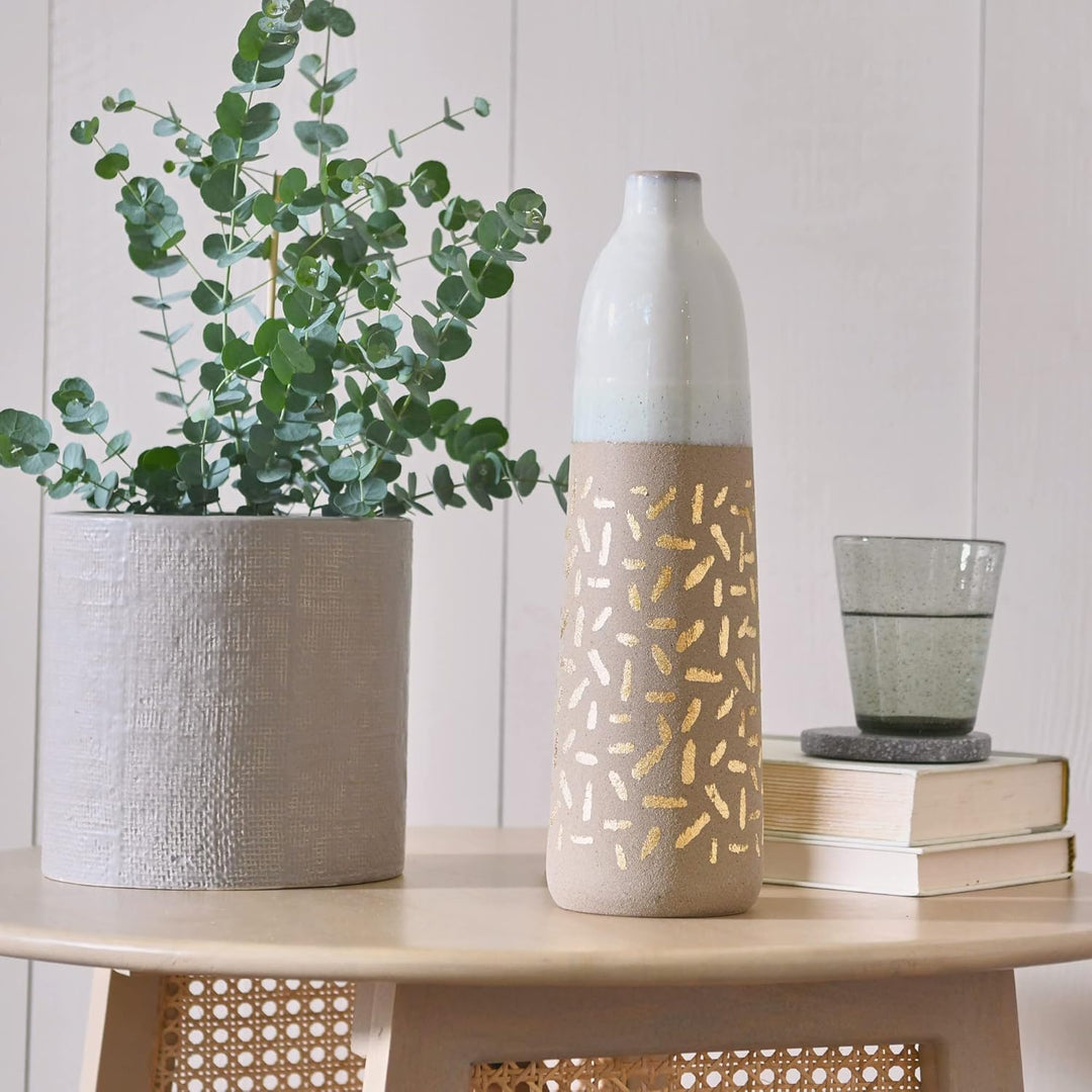 Main + Mesa Vase aus Steingut mit goldfarbenem Muster 4" diameter x 14" tall, 4" diameter x 14" tall