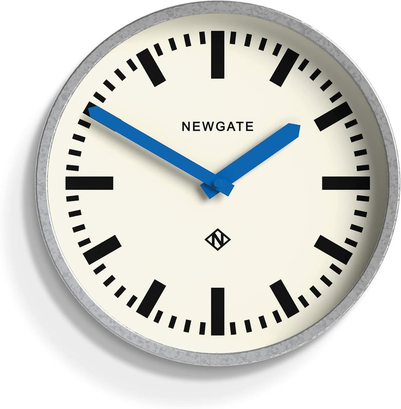 NEWGATE® The Luggage Wanduhr aus Metall Wanduhren - Designer Bahnhofsuhr - Perfekt als Küchenuhr - B