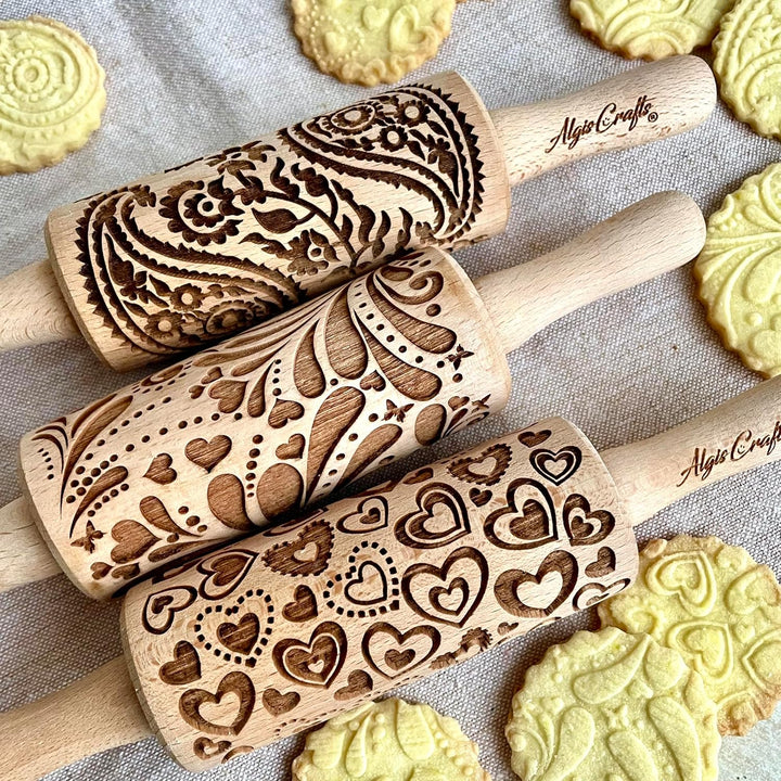 SCHÖNER TAG 3-er SET mit HERZEN, PAISLEY und FRÜHLING Muster. Nudelholz für hausgemachtes Gebäck. Nu