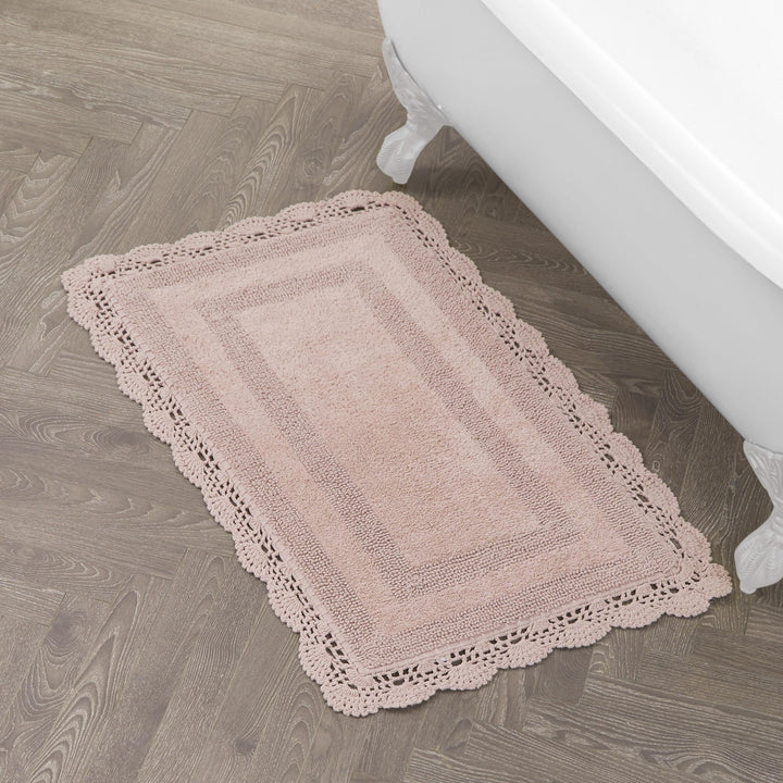Laura Ashley Crochet Cotton 24x40 Bath Rug, Blush Blush 61 x 102 cm (Rechteckig), Blush 61 x 102 cm