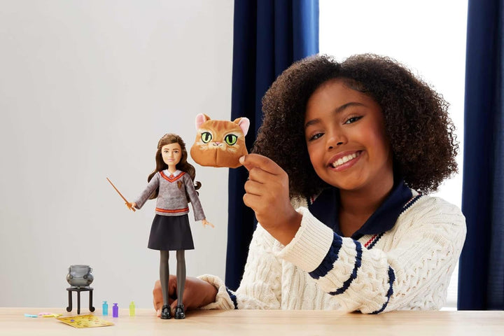 Mattel Harry Potter-Spielzeug, Spielset mit Vielsaft-Trank Hermine Granger-Puppe, typisches Hogwarts