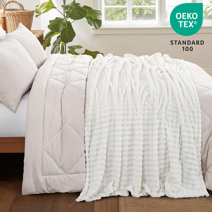 RUIKASI Bubble Decke Kuscheldecke Flauschig Weiss - Weiche Sofadecke & Couchdecke 230x270 cm aus Plü