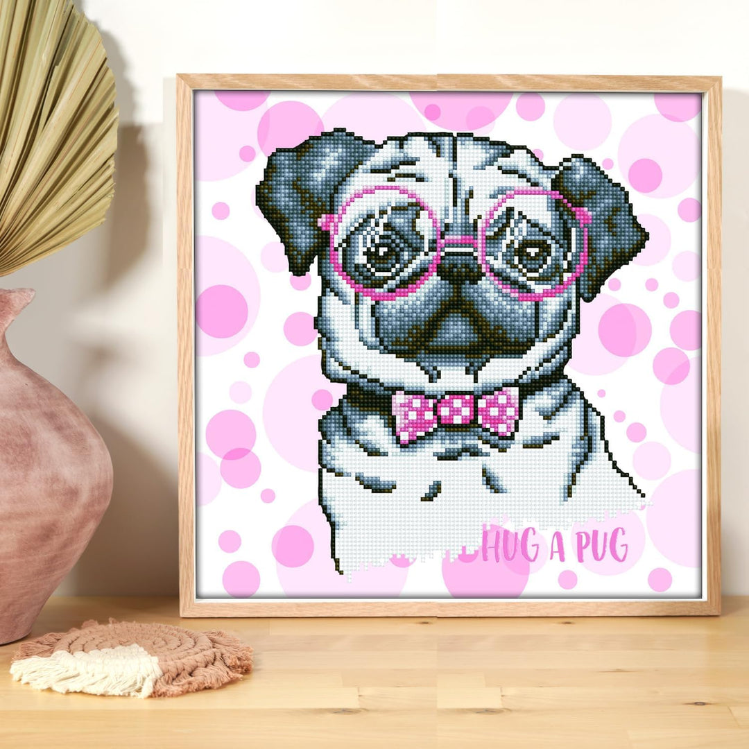 Diamond Dotz DD7-035 Mops, Hug A Pug, ca. 35 x 35 cm gross, Diamond Painting, Malen mit Diamanten, f