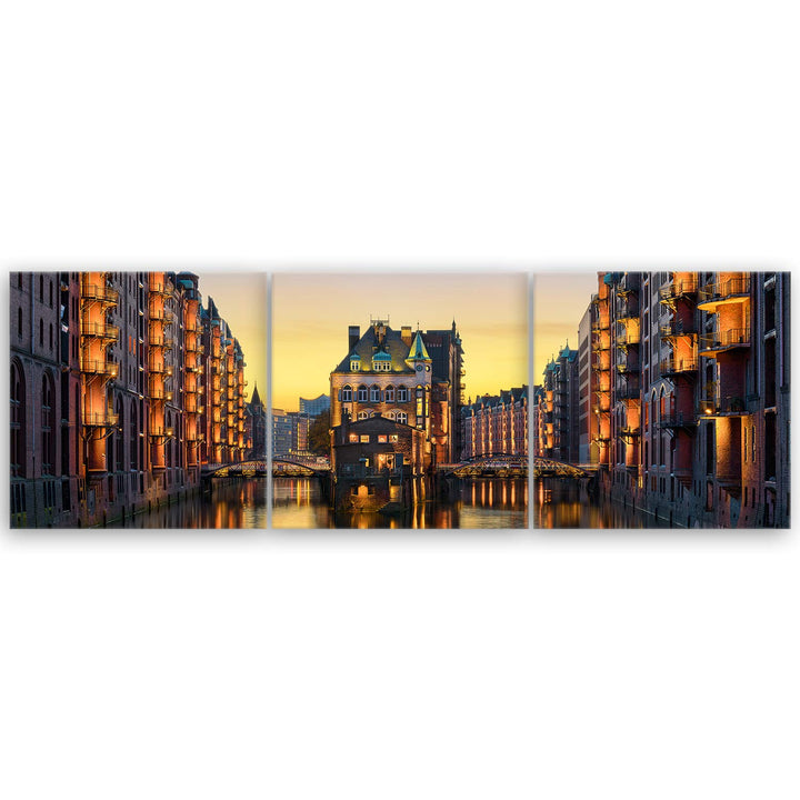 ge Bildet Bild auf Leinwand | Wasserschloss in der Speicherstadt - Hamburg D in 120x40 cm mehrteilig