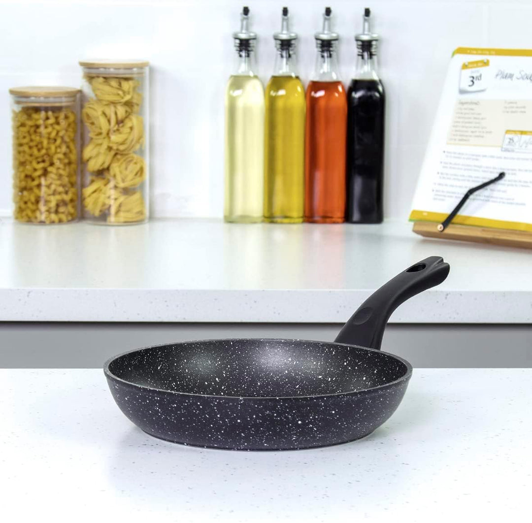 Blackmoor Home Antihaft Bratpfanne 28 cm – Aluminium Pfanne für Induktion, Gas &amp; Elektro, Verstärkte